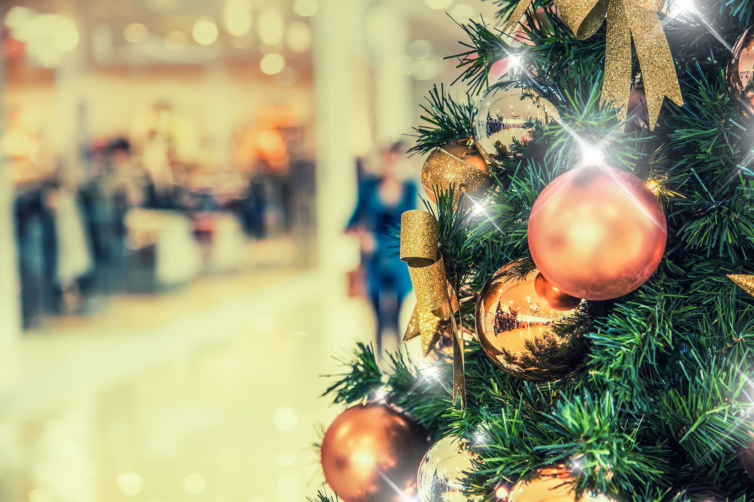 CF Carrefour Laval Celebrates Third Annual Tree Lighting on November 14 led by Valérie Roberts